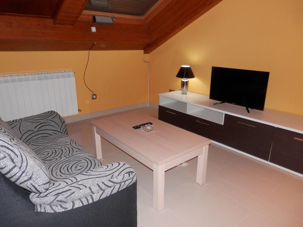 Apartamentos Monte Hernanz Riaza Exterior photo